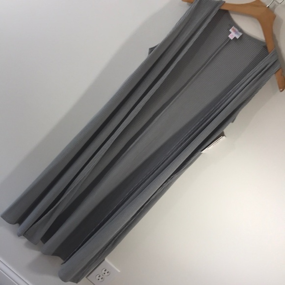 NWT Lularoe Gray ribbed Joy